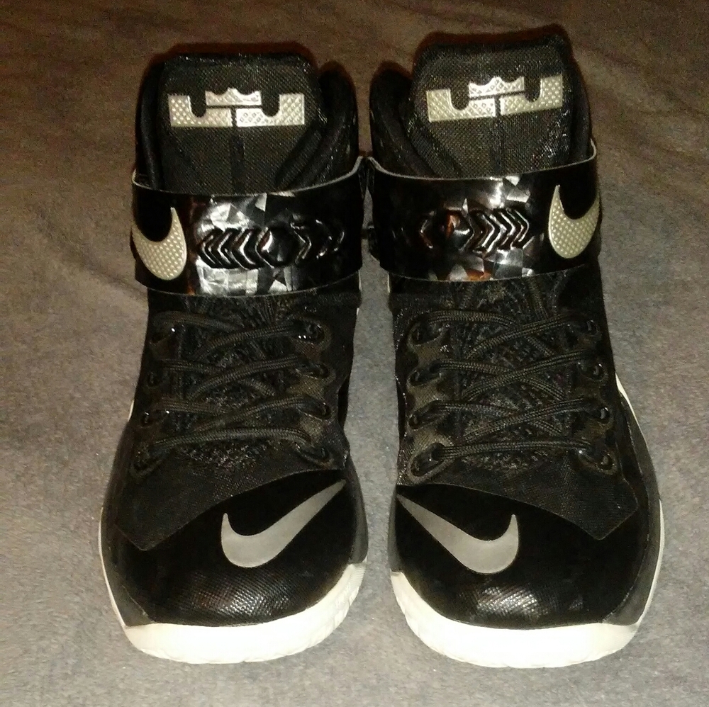 Nike lebron james s-8 zoom
